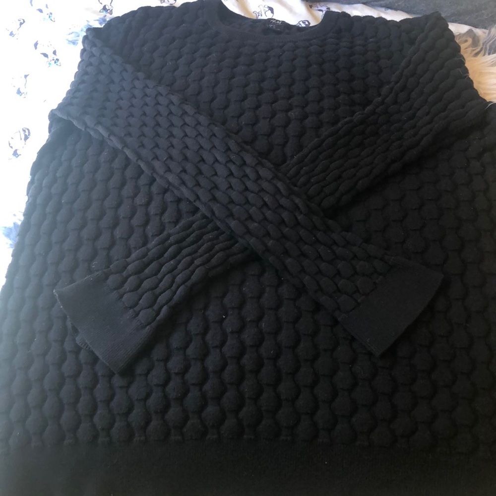 Black detailed sweater